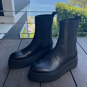 Brand New: ZARA Chunky Black Boots